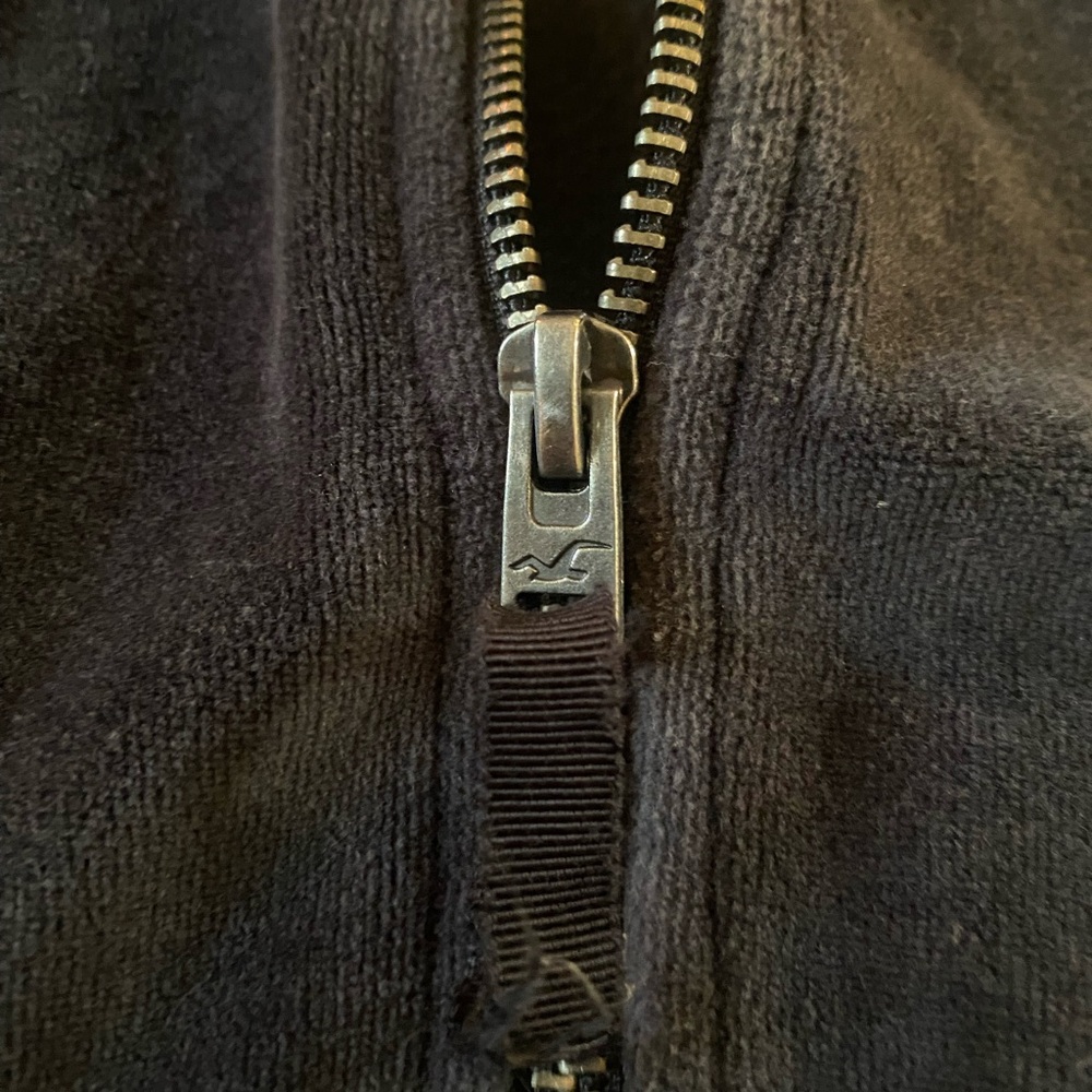 UNAVAILABLE TILL THE 10th!!🐞vntg(2000s) Hollister Tracksuit Top - Picture 4 of 6